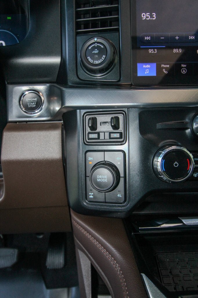 Used 2025 Ford F350 King Ranch w/ Chrome Package AWD/4WD image 29