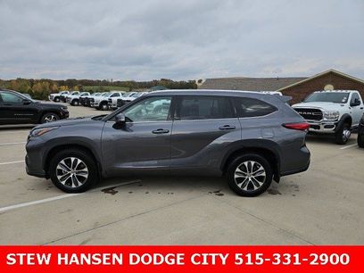 Used 2021 Toyota Highlander XLE