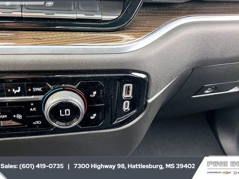 Used 2025 Chevrolet Silverado 3500 LT w/ Safety Package image 22