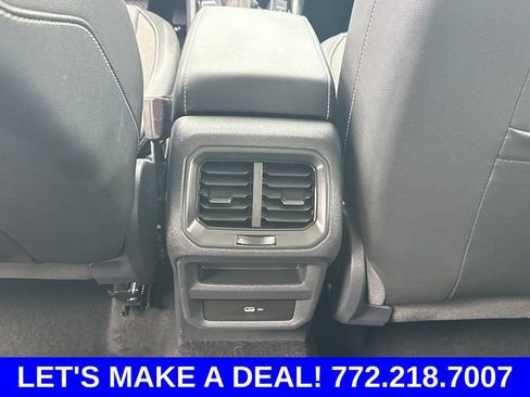 Certified 2023 Volkswagen Taos SE w/ Panoramic Sunroof Package FWD image 17