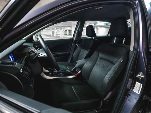 Used 2017 Honda Accord LX image 16