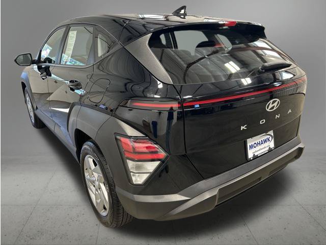 Used 2025 Hyundai Kona SE FWD image 3