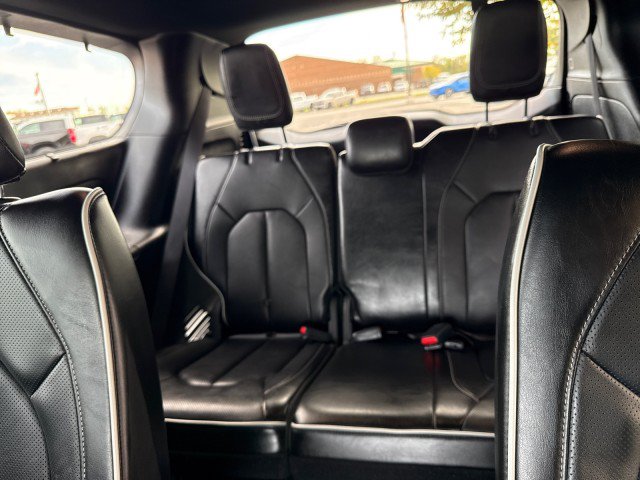 Used 2025 Chrysler Pacifica Limited FWD image 26