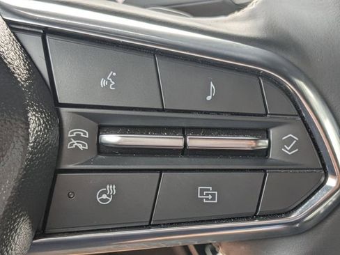 Used 2025 Chevrolet Traverse LT image 24