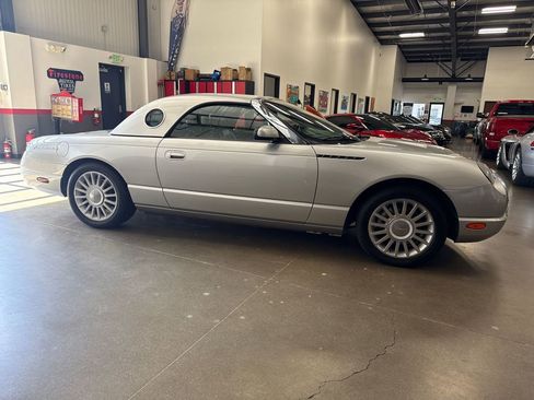 Used 2004 Ford Thunderbird image 49