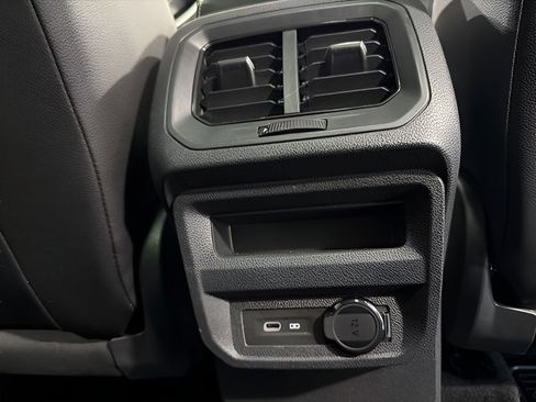 Used 2023 Volkswagen Tiguan SE w/ Panoramic Sunroof Package FWD image 33