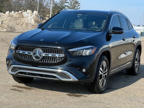 Used 2025 Mercedes-Benz GLA 250 4MATIC image 44