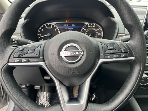 Used 2024 Nissan Altima 2.5 SV image 28