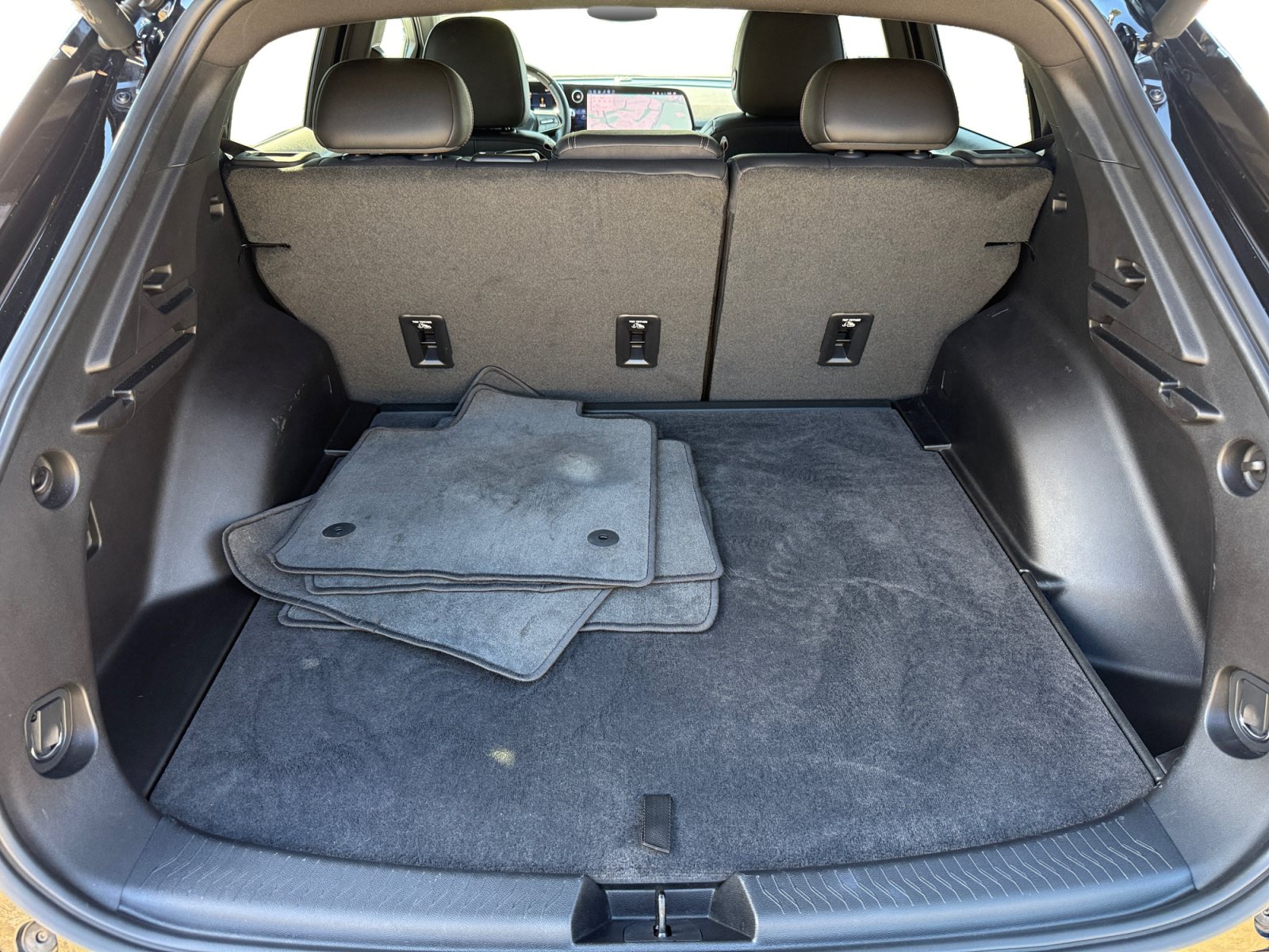 Used 2024 Chevrolet Equinox EV RS FWD image 17