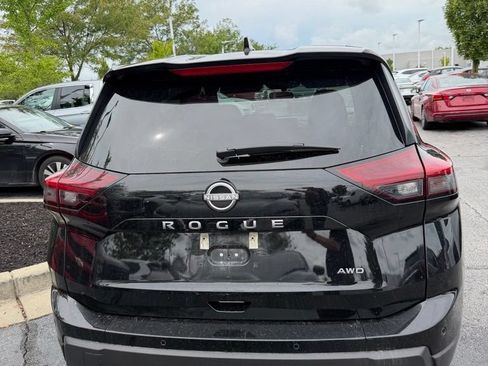 Certified 2026 Nissan Rogue SV AWD/4WD image 5