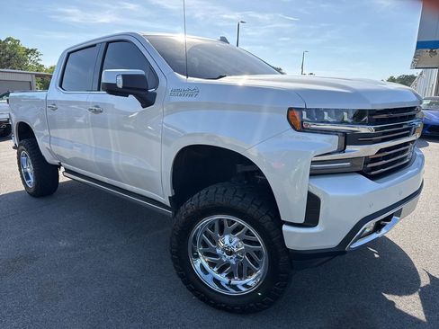 Used 2020 Chevrolet Silverado 1500 High Country w/ Technology Package image 2
