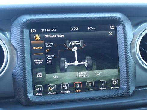 Used 2022 Jeep Wrangler Unlimited Sahara w/ Cold Weather Group AWD/4WD image 29