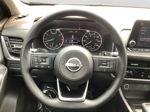 Used 2023 Nissan Rogue S image 19