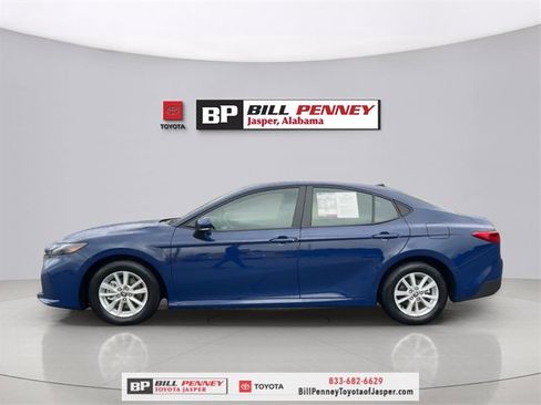 Used 2025 Toyota Camry LE image 2