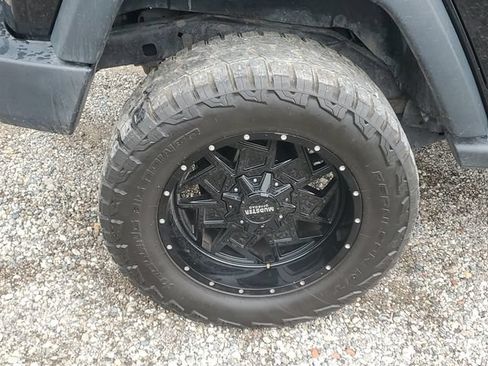 Used 2018 Jeep Wrangler Unlimited Sport S AWD/4WD image 5