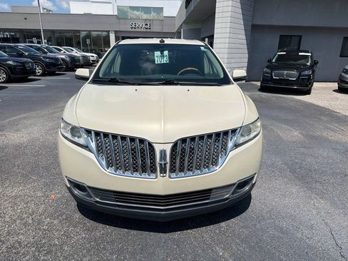 Used 2014 Lincoln MKX FWD w/ Equipment Group 101A image 6