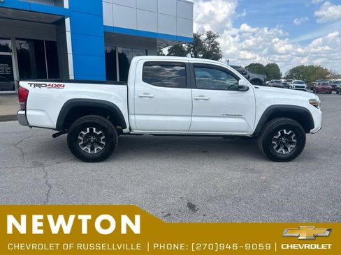 Used 2016 Toyota Tacoma TRD Off-Road w/ Towing Package AWD/4WD image 40