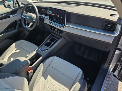 New 2026 Volkswagen Tiguan SE AWD/4WD image 15