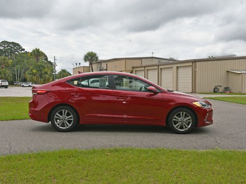 Used 2017 Hyundai Elantra Value Edition FWD image 5