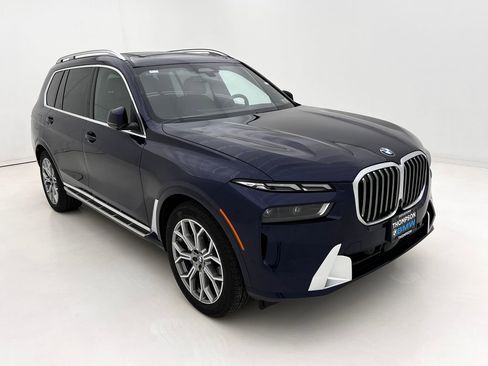Used 2023 BMW X7 xDrive40i image 2