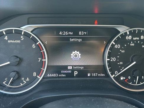 Used 2021 Nissan Rogue SV image 12