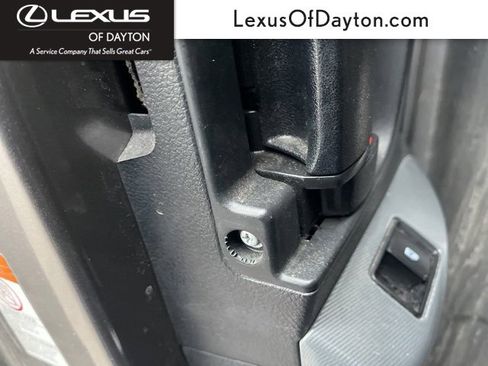 Used 2016 Toyota Sienna L image 32