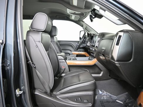 Used 2019 Chevrolet Silverado 3500 High Country w/ Duramax Plus Package image 18