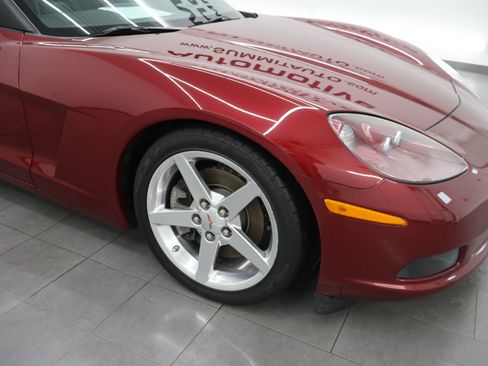Used 2006 Chevrolet Corvette Convertible w/ Preferred Equipment Group RWD image 17