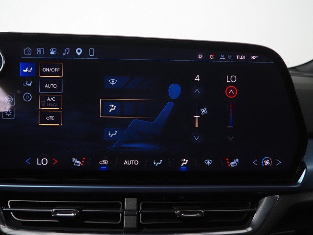 Used 2024 Chevrolet Equinox EV FWD LT w/ 2LT w/ LPO, Blackout Package image 40