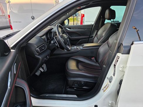 Used 2017 Maserati Levante S image 18