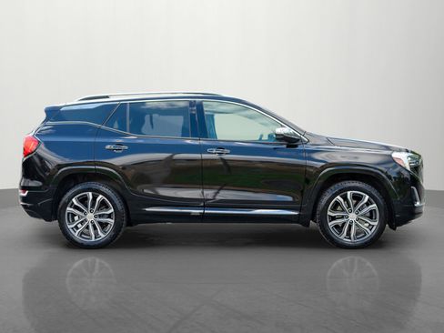 Used 2018 GMC Terrain Denali w/ GMC Pro Grade Package AWD/4WD image 8