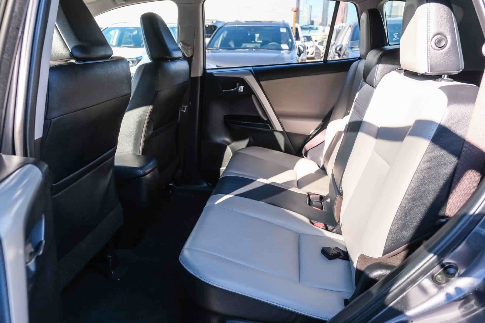 Used 2016 Toyota RAV4 Limited AWD/4WD image 19