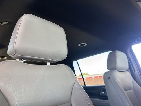 Used 2024 Chevrolet Suburban LT image 21