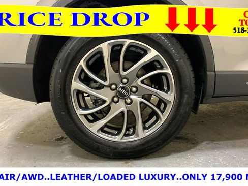 Used 2022 Lincoln Corsair AWD w/ Equipment Group 101A image 16