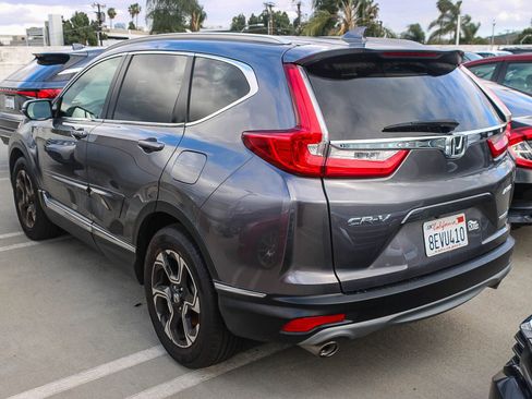 Used 2018 Honda CR-V Touring image 3
