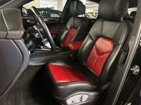 Used 2018 Porsche Macan image 14