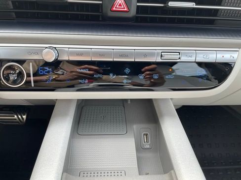 New 2024 Hyundai Ioniq 6 Limited image 17