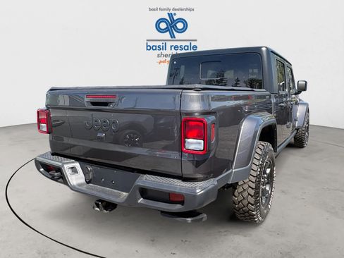 Used 2022 Jeep Gladiator Sport AWD/4WD image 6