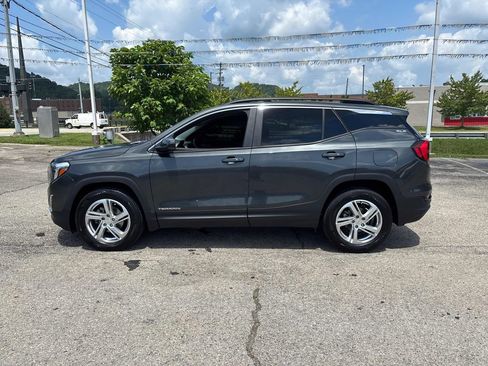 Used 2021 GMC Terrain SLE w/ Driver Convenience Package AWD/4WD image 2