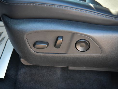 Used 2024 GMC Acadia Elevation image 17