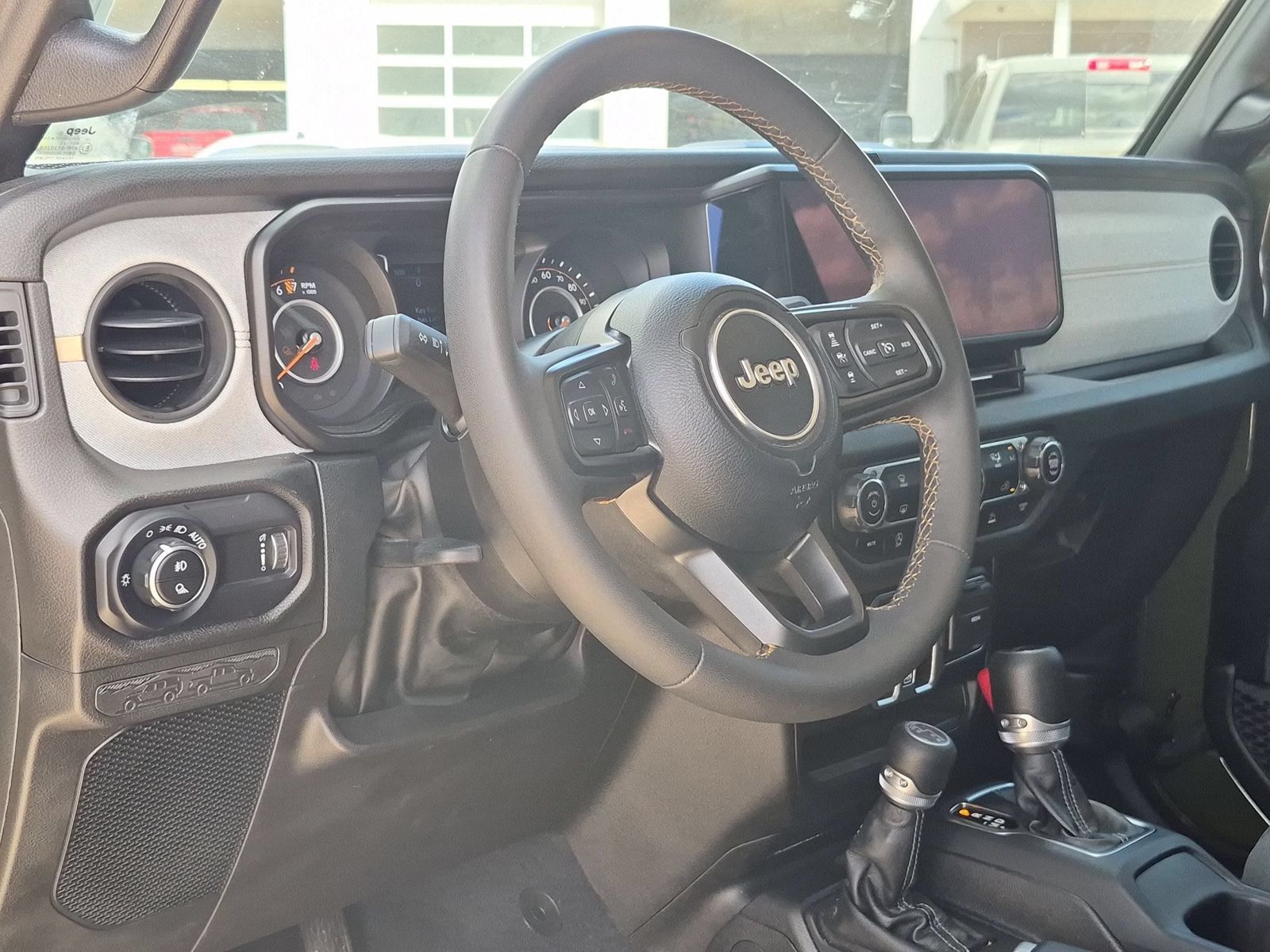 Used 2024 Jeep Gladiator Sport AWD/4WD image 10