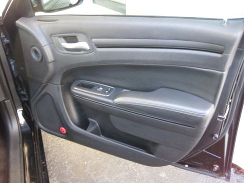 Used 2014 Chrysler 300 S image 34