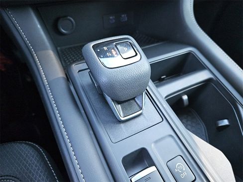 Certified 2024 Nissan Pathfinder S image 15