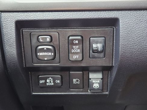 Used 2019 Toyota Tundra SR5 w/ SR5 Upgrade Package RWD image 26
