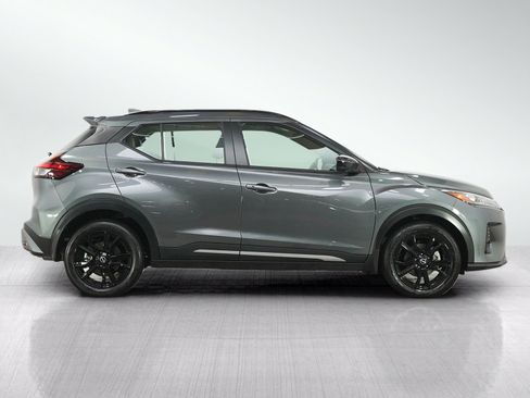 Used 2024 Nissan Kicks SR w/ SR Premium Package FWD image 6