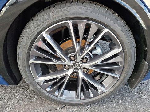 New 2026 Toyota Prius XLE FWD image 18