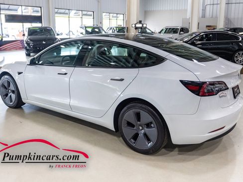 Used 2023 Tesla Model 3 Standard Range image 4