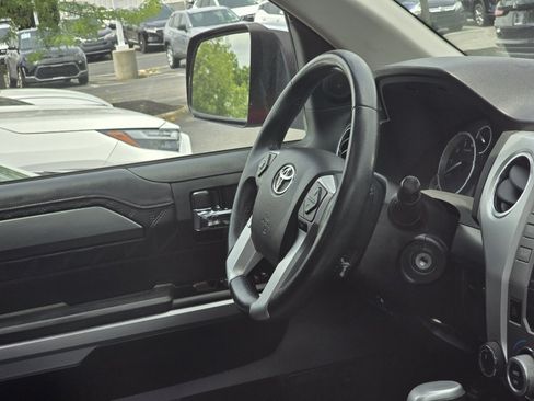 Used 2017 Toyota Tundra Platinum AWD/4WD image 18