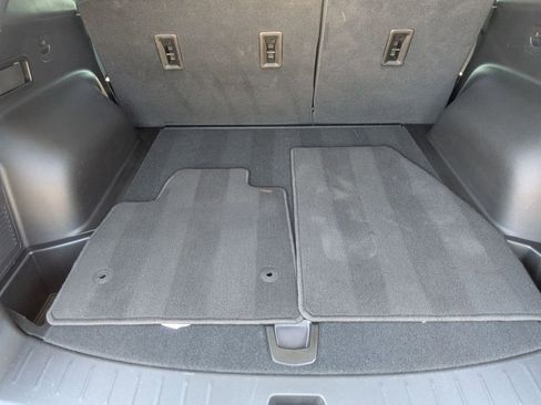 Used 2025 Chevrolet Blazer LT FWD image 29