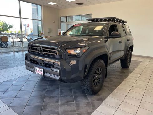 Used 2025 Toyota 4Runner SR5 AWD/4WD image 2